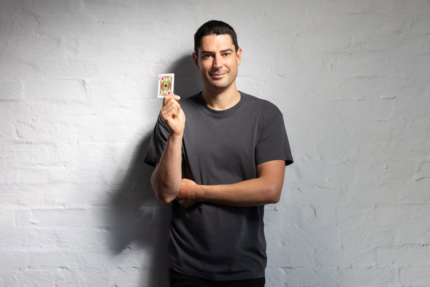 Magician Sydney Liam Power card hold 1